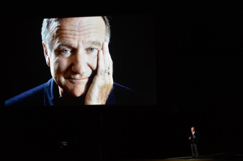 Billy Crystal honors his late friend Robin Williams. Courtesy of KSDK NewsChannel 5.