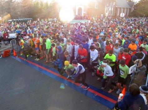 Participants in Northern Virginia line up to run their Turkey Trot on November 17. Photo courtesy of Twitter handle @NorthernVAMag 
