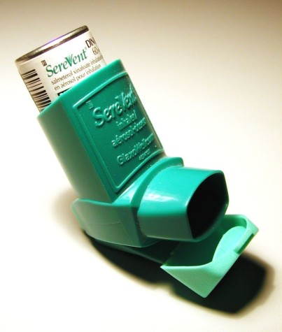 An inhaler which people use to regain breath during an asthma attack. Photo Via: Wikimedia commons