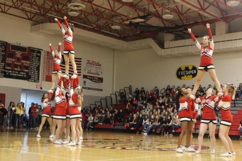 Susky Girls stack up the high Pyramid