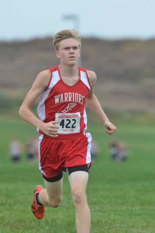 McDonnell runs to the finish. Photo Courtesy of Lifetouch