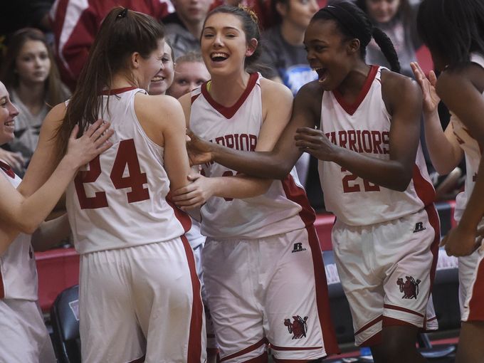 Team cheers on Williams after three point buzzer beater! Photo By; GameTimePa