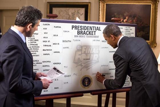 Barack Obama fills put bracket for March Madness. By Pete Souza (White House photographer) [Public domain], via Wikimedia Commons