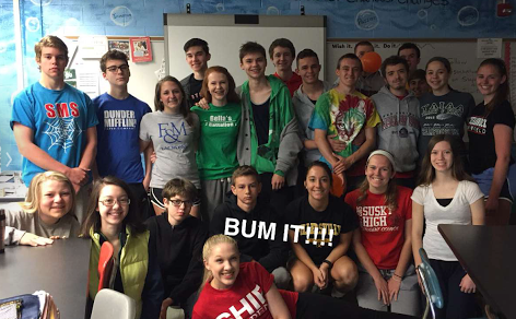 Suskys student council shows its spirit by bumming it! Photo courtesy of @suskystuco on Snapchat.