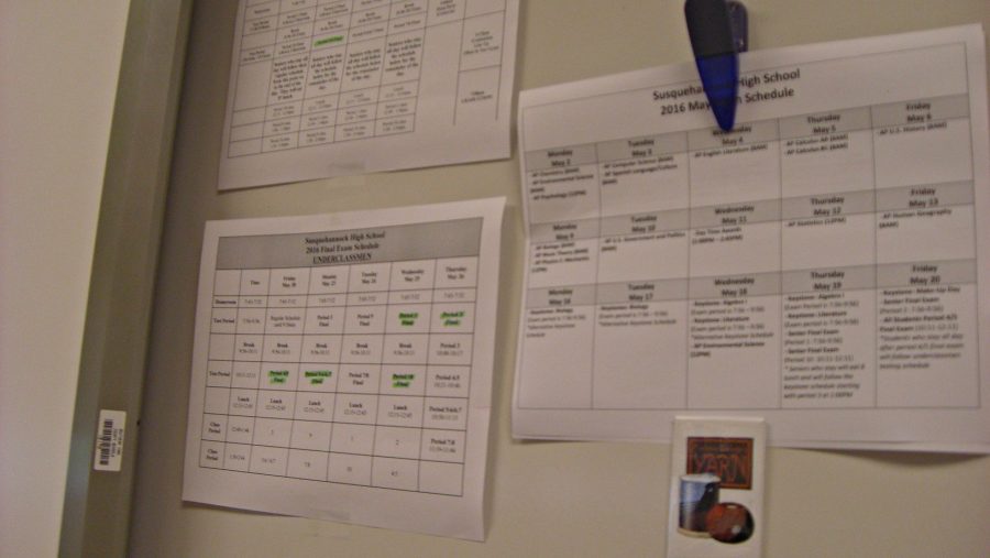 Many+teachers+have+a+finals+schedule+sheet+hanging+up+in+their+classroom.+Photo+by%3A+Ariel+Barbera