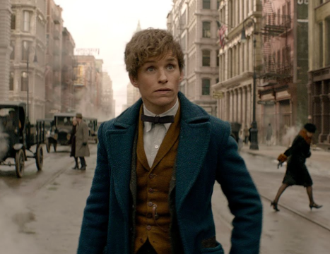 Newt Scamander(Eddie Redmayne) races against time to defeat the evil. Photo courtesy: http://www.fantasticbeasts.com