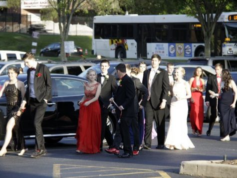 http://www.ydr.com/picture-gallery/news/education/2016/05/07/photos-2016-susquehannock-high-school-prom/84100336/