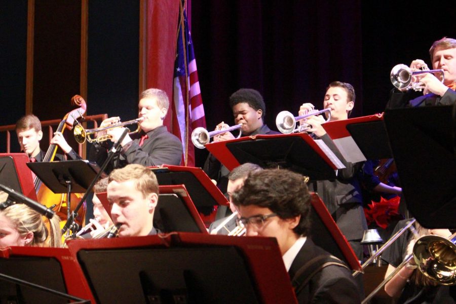 Along with the orchestra, the jazz band performed holiday songs. 