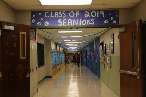 Grades Compete in Hallway Decorating Competition