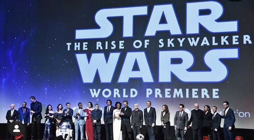 A+picture+of+the+whole+cast+at+the+Star+Wars+worldwide+premiere.+%0A%0APicture+via+%40starwars+on+Instagram