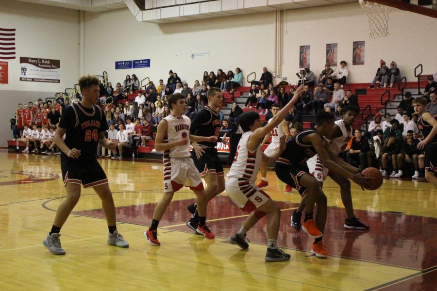 Boys Basketball Makes Districts After 14 Year Drought