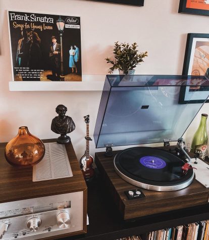 Why Vinyl Records are Making a Comeback