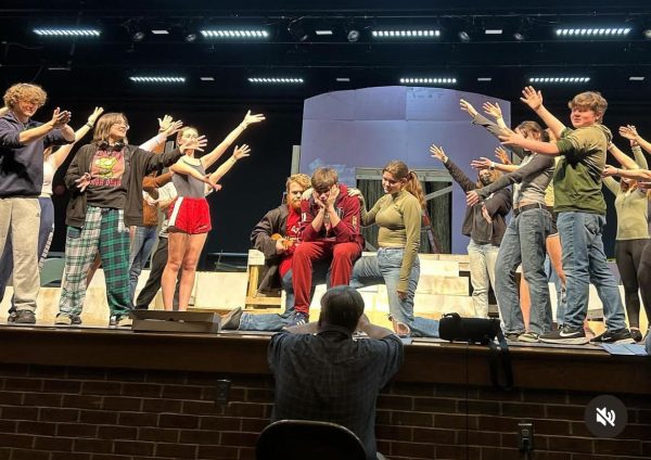 Theatre Club Prepares for Musical Preview