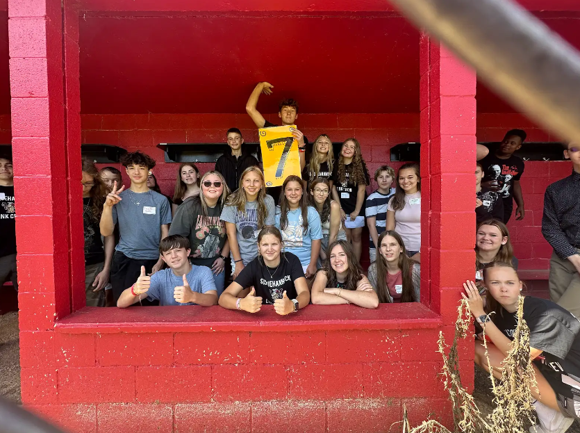 Link Crew Welcomes Freshmen to SHS